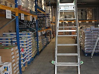 Magazijn- / kasteel-trap castiglia scala a met 9 treden, bordes, leuning en veiligheidsbalkje. - afbeelding 3 van  4