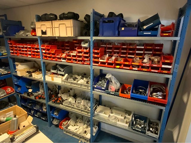 Magazijn inhoud diverse parker onderdelen 1 (c) - afbeelding 1 van  7