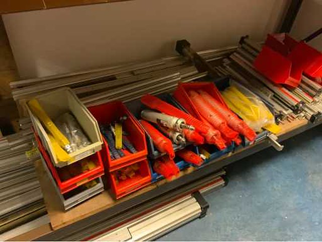 Magazijn inhoud diverse parker onderdelen 3 (c) - afbeelding 3 van  10