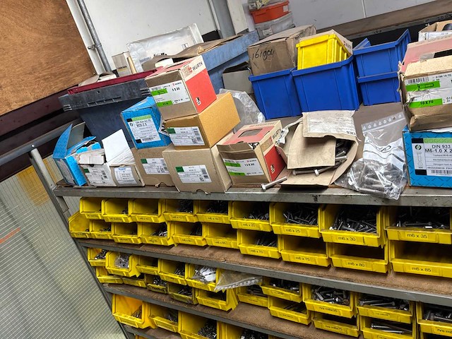 Magazijn inhoud - afbeelding 3 van  26