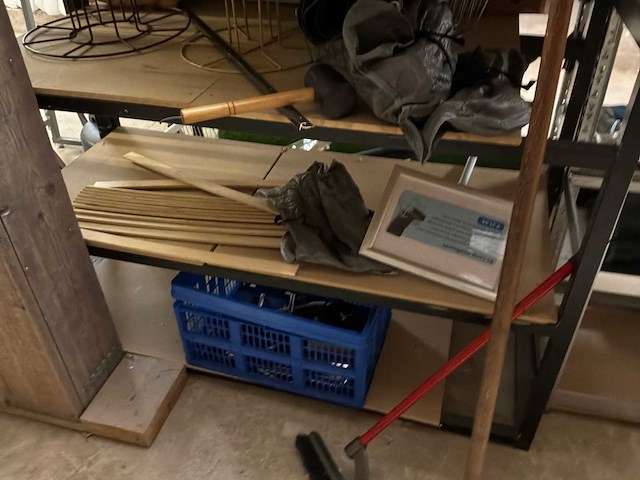 Magazijn stelling met inhoud (8x) - afbeelding 2 van  19