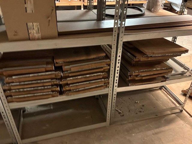 Magazijn stelling met inhoud (8x) - afbeelding 5 van  19