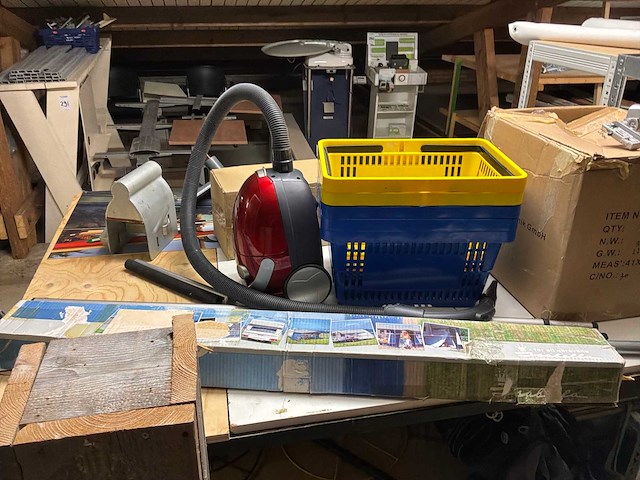 Magazijn stelling met inhoud (8x) - afbeelding 19 van  19