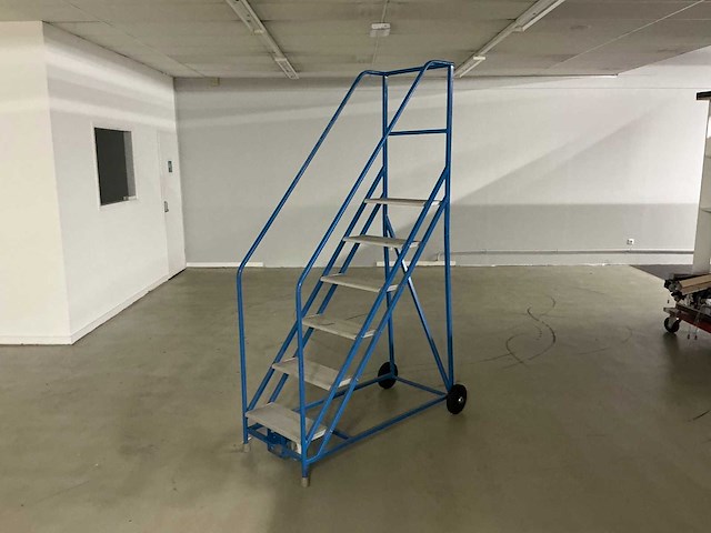 Magazijn trap - afbeelding 1 van  4