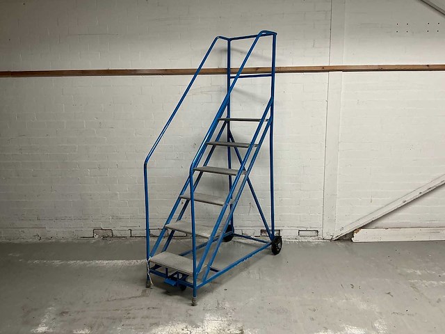 Magazijn trap - afbeelding 1 van  3