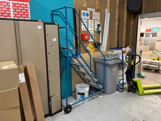 Magazijn trap - afbeelding 1 van  4