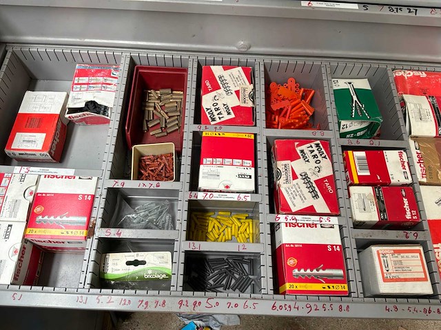 Magazijn voorraad - afbeelding 98 van  174