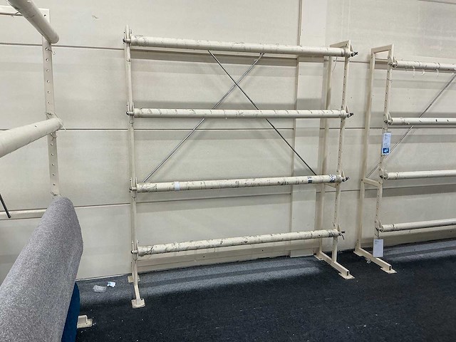 Magazijn wandstelling voor vloerbedekkingrollen - afbeelding 1 van  4