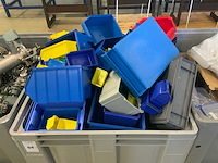 Magazijnbakken en laboratorium glaswerk - afbeelding 2 van  5