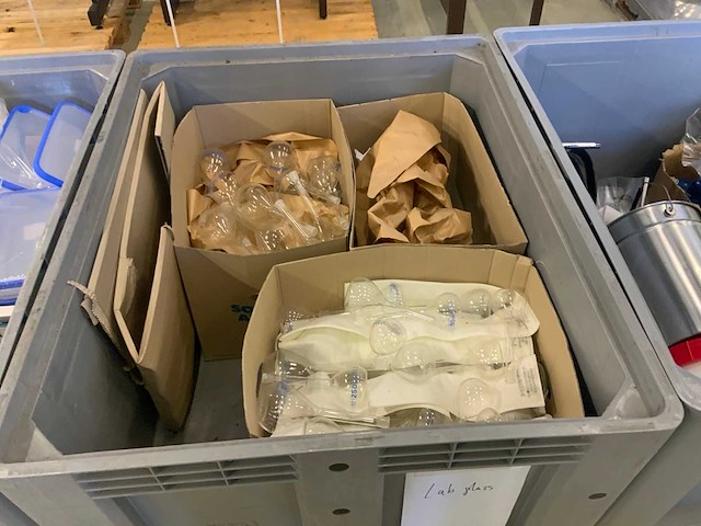 Magazijnbakken en laboratorium glaswerk - afbeelding 4 van  5