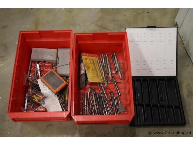Magazijnbakken incl. inhoud bestaande uit o.a. stehle ebitline platte houtboor & boor-bit set - afbeelding 1 van  8
