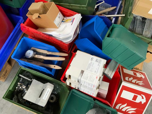 Magazijnbakken inclusief inhoud (machine) verbruiksonderdelen (60x) - afbeelding 3 van  12
