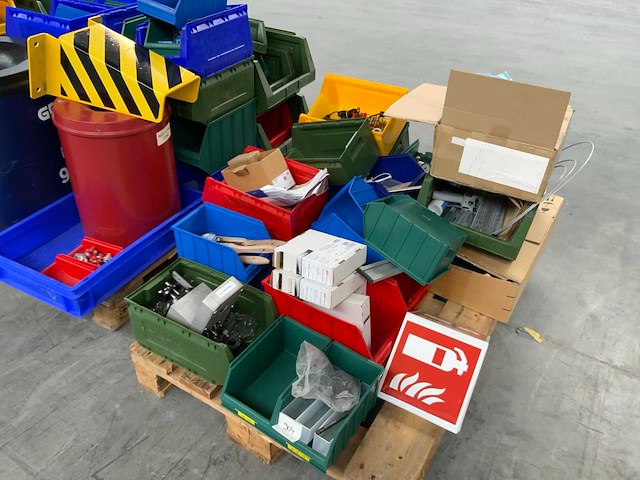 Magazijnbakken inclusief inhoud (machine) verbruiksonderdelen (60x) - afbeelding 4 van  12