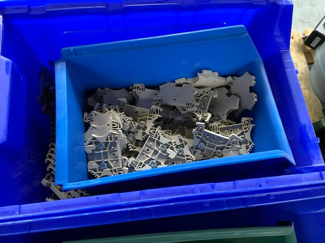 Magazijnbakken inclusief inhoud (machine) verbruiksonderdelen (60x) - afbeelding 8 van  12