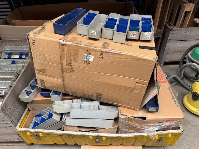 Magazijnbakken op 2x pallet - afbeelding 3 van  5