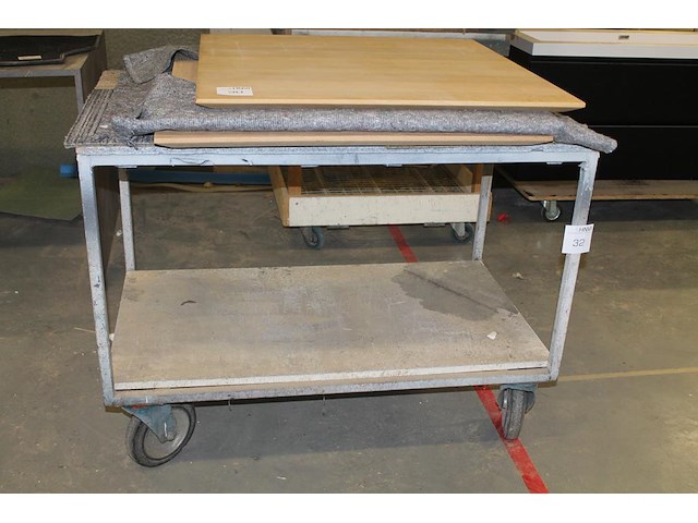 Magazijnkar. afmeting 110 x 65 x 86 cm. let op! exclusief genummerde producten op de kar. - afbeelding 1 van  1