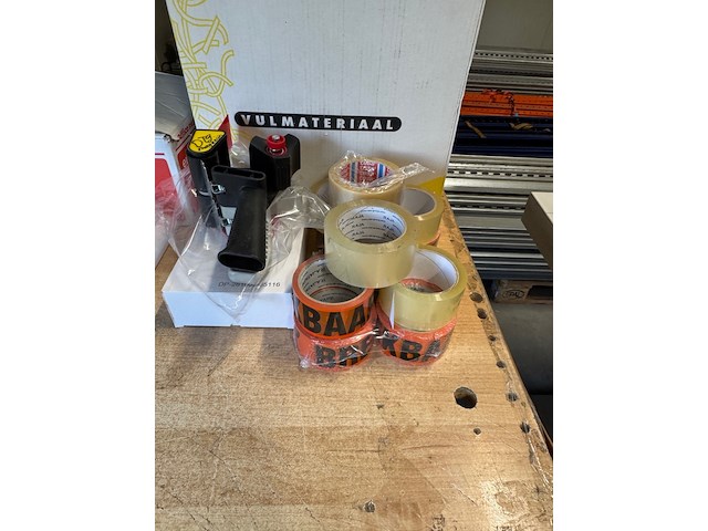 Magazijnkar met inpakmateriaal - afbeelding 3 van  7