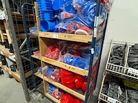 Magazijnkar met partij deksels - afbeelding 2 van  4