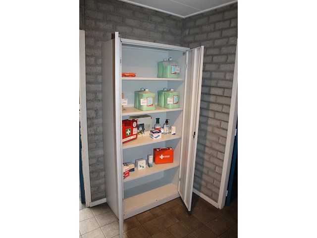Magazijnkast met 2 deuren. afmeting 92 x 42 x 195 cm. let op: exclusief inhoud. - afbeelding 3 van  3