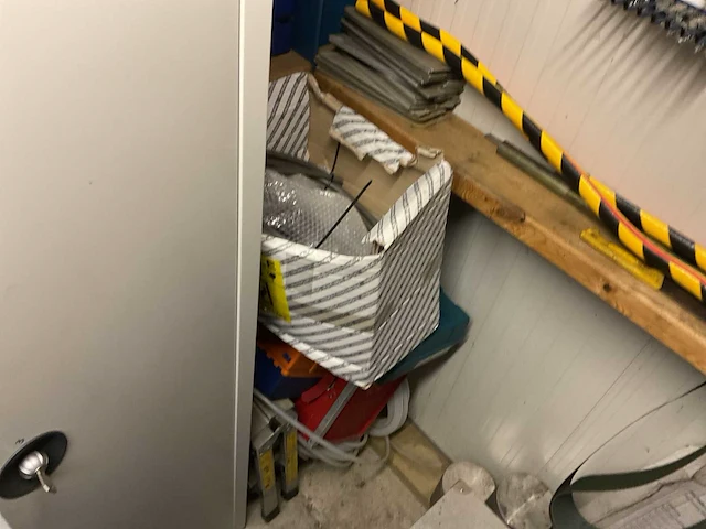 Magazijnkast met inhoud (2x) - afbeelding 14 van  21