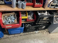 Magazijnkast met inhoud (2x) - afbeelding 20 van  21