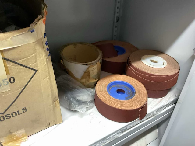 Magazijnkast met inhoud (2x) - afbeelding 4 van  21