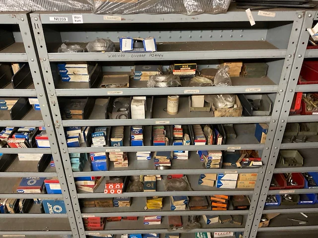 Magazijnkast met inhoud (3x) - afbeelding 8 van  8