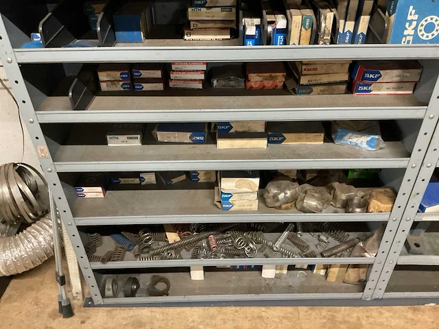 Magazijnkast met inhoud (3x) - afbeelding 3 van  8