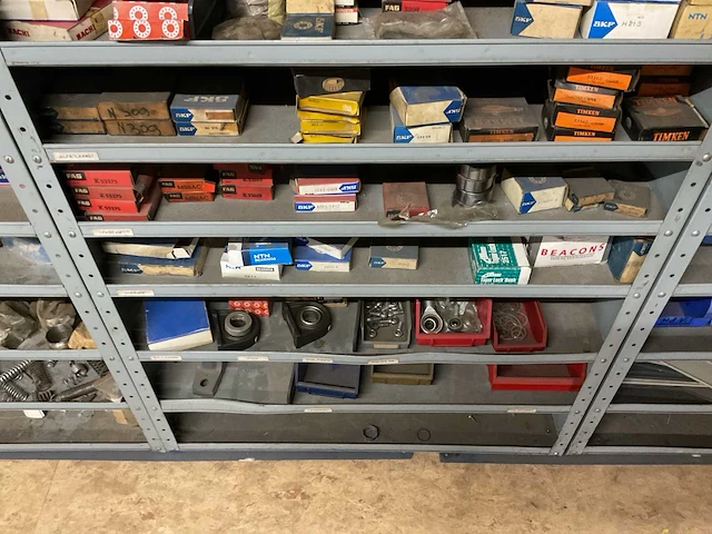 Magazijnkast met inhoud (3x) - afbeelding 5 van  8