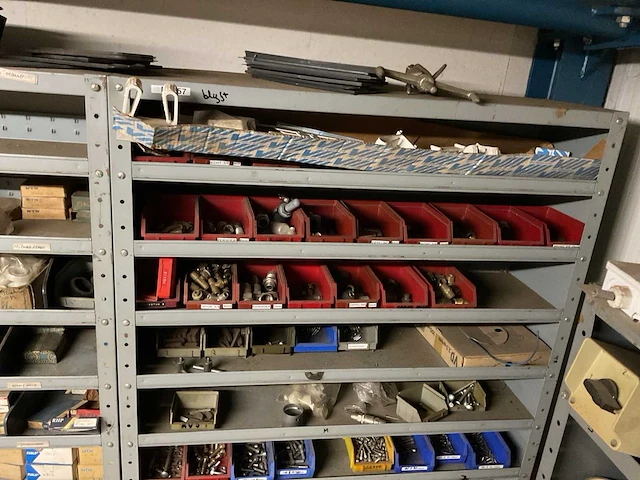 Magazijnkast met inhoud (3x) - afbeelding 8 van  8