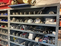 Magazijnkast met inhoud (4x) - afbeelding 29 van  31