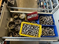 Magazijnkast met inhoud (4x) - afbeelding 5 van  31