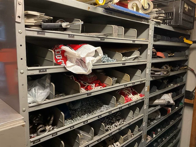 Magazijnkast met inhoud (4x) - afbeelding 16 van  31