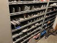 Magazijnkast met inhoud (4x) - afbeelding 17 van  31