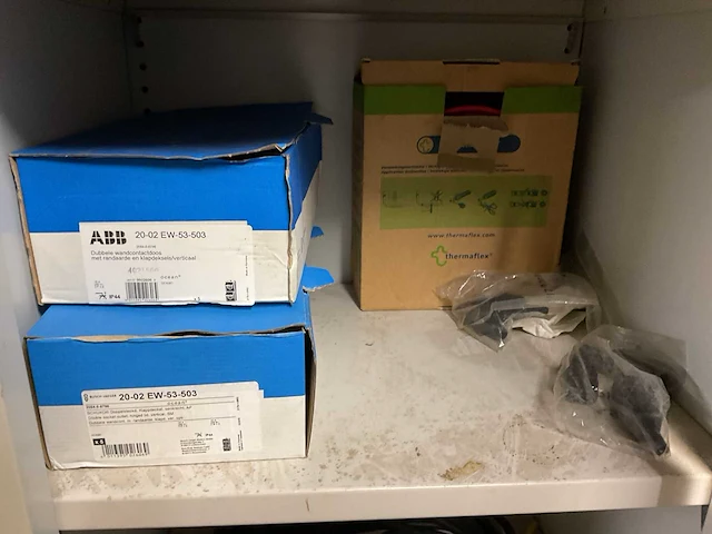 Magazijnkast met inhoud (4x) - afbeelding 5 van  20