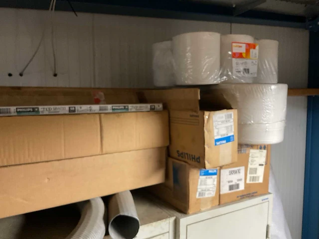 Magazijnkast met inhoud (4x) - afbeelding 15 van  20