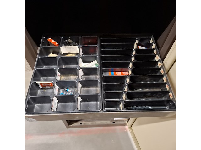 Magazijnkast met inhoud gereedschap, bruin - afbeelding 12 van  16