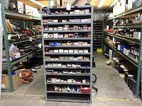 Magazijnkast met inhoud - afbeelding 1 van  5