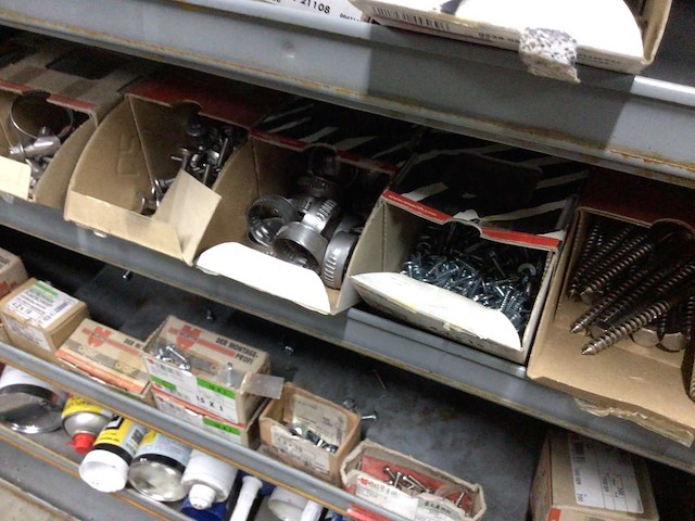 Magazijnkast met inhoud - afbeelding 4 van  5