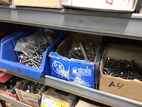 Magazijnkast met inhoud - afbeelding 5 van  5