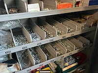 Magazijnkast met inhoud - afbeelding 5 van  7