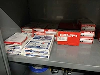 Magazijnkast met inhoud - afbeelding 4 van  9