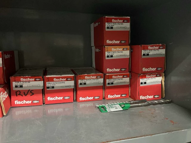 Magazijnkast met inhoud - afbeelding 1 van  9