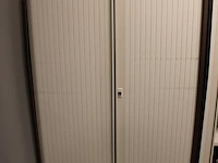Magazijnkast met twee roldeuren, afm. 115 x 54 x 197 cm. - afbeelding 2 van  3