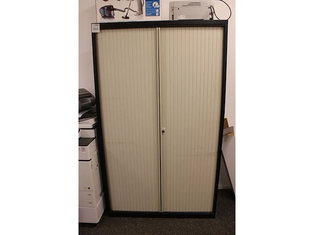 Magazijnkast met twee roldeuren, afm. 115 x 54 x 197 cm. - afbeelding 2 van  3