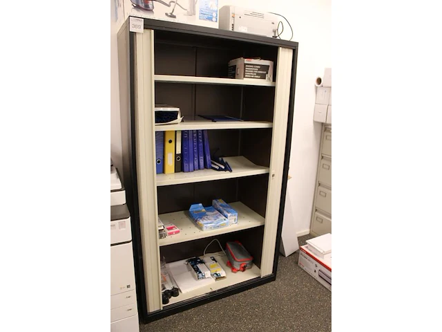 Magazijnkast met twee roldeuren, afm. 115 x 54 x 197 cm. - afbeelding 3 van  3