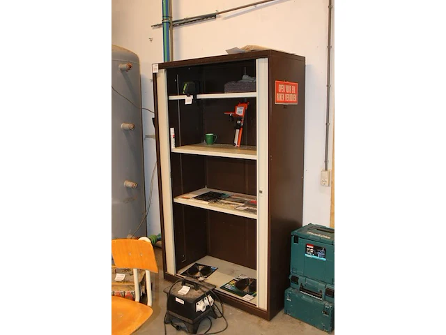 Magazijnkast met twee roldeuren, afm. 117 x 54 x 197 cm. - afbeelding 2 van  2