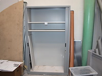 Magazijnkast met twee roldeuren. afmeting 120 x 47 x 196 cm. - afbeelding 1 van  2