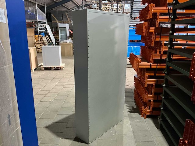 Magazijnkasten (3x) - afbeelding 1 van  6