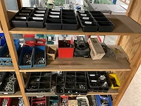 Magazijnkasten met inhoud (3x) - afbeelding 6 van  9